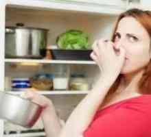 Ako sa rýchlo zbaviť zápachu v chladničke