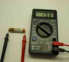 Ako skontrolovať kapacitu batérie pomocou multimetra