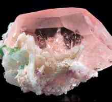 Kamenný morganit alebo ružový beryl, jeho mineralogické vlastnosti
