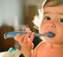 Kedy začať čistiť zuby dieťaťa