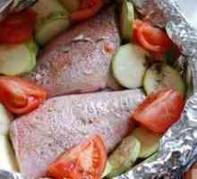 Recepty na varenie morských rýb v rúre so zeleninou a fóliou