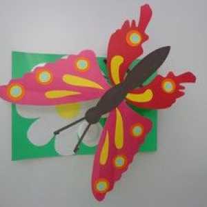 Použitie farebného papiera - "motýľ"