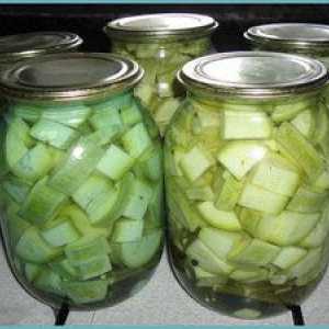 Zucchini na zimu ako huby - recepty na šaláty