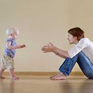 Ako môžem učiť dieťa chodiť bez podpory