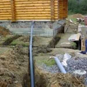 Ako položiť kanalizačné potrubie v súkromnom dome?
