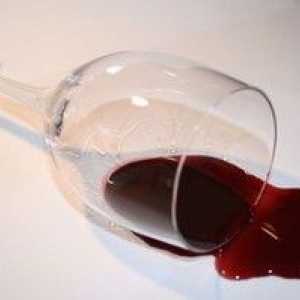 Ako ľahké a efektívne je umyť škvrny z červeného vína