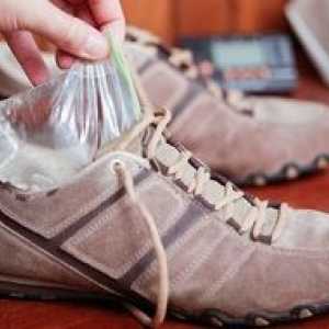 Ako napínať kožené topánky doma?