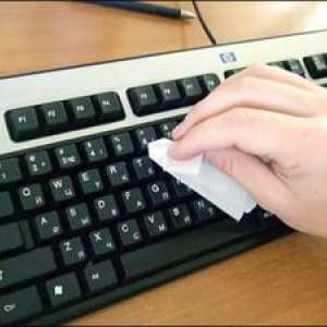 Ako čistiť klávesnicu počítača doma