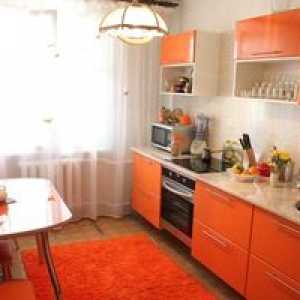 Oranžová kuchyňa na fotografii pre nudný život