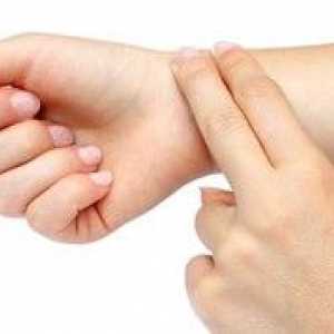 Prečo pravá ruka zranila: možné príčiny a liečbu