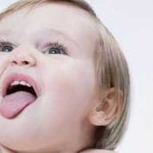 Vzhľad bielej tabule v jazyku dieťaťa a jeho odstránenie