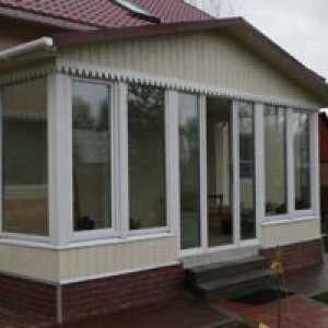 Pridanie verandy do domu: budova vlastnými rukami