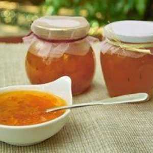 Recept jam `pyatiminutka` z jabĺk