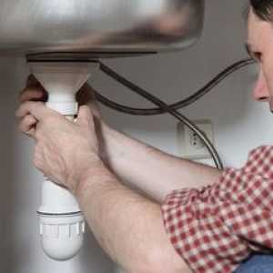 Inštalácia sifónu pre kuchyňský dřez v kuchyni: inštrukcie, tipy