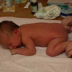 Umiestnenie novorodenca do žalúdka, ako a kedy to urobiť
