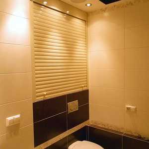 Žalúzie na toalete: úloha v interiéri a ako správne nainštalovať